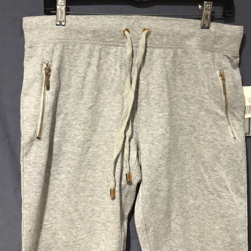 New with tags jogger pants with zip pockets